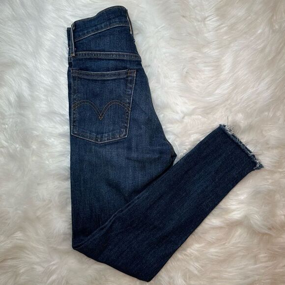 Levi’s Wedgie Skinny - Picture 6 of 7